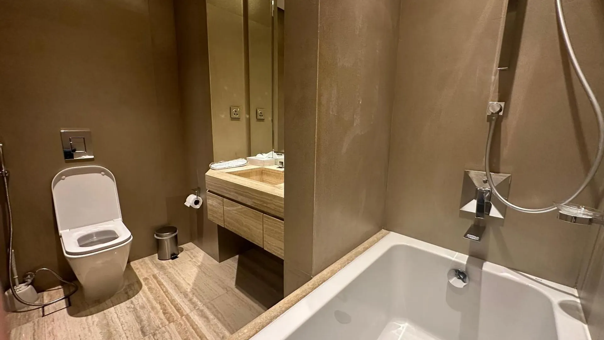 Damac Towers Olaya By Selsal Hotel Riyadh 4*,